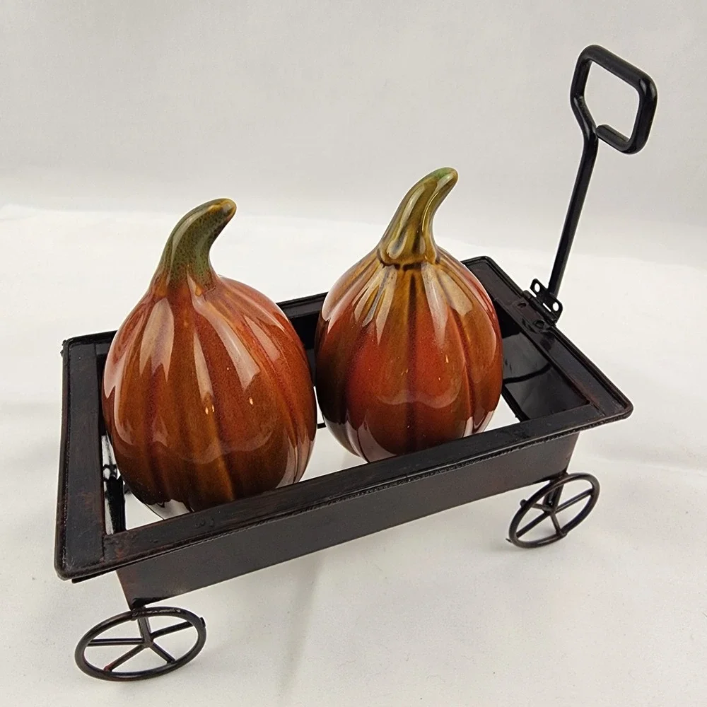 Pumpkin Shaped Salt and Pepper Shaker Set in a Wagon‎ Holder Fall Thanksgiving